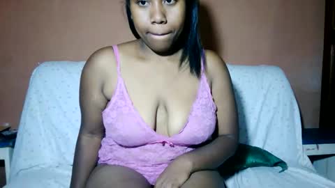 Snapshot of sanyah513 chatting on 05-07-26, 07:19 sanya online show from 05-07-26, 07:19