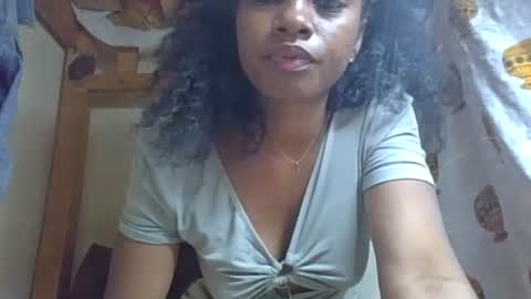 Snapshot of saphiana chatting on 10-18-25, 07:03 saphia online show from 10-18-25, 07:03