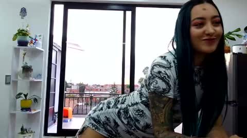 Snapshot of sapphire_mei866 chatting on 05-10-26, 10:26 safir online show from 05-10-26, 10:26