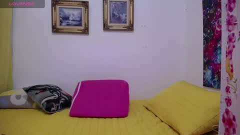 Snapshot of sara211 chatting on 04-27-26, 12:47 sara online show from 04-27-26, 12:47