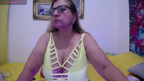 Snapshot of sara211 chatting on 05-20-26, 02:51 sara online show from 05-20-26, 02:51