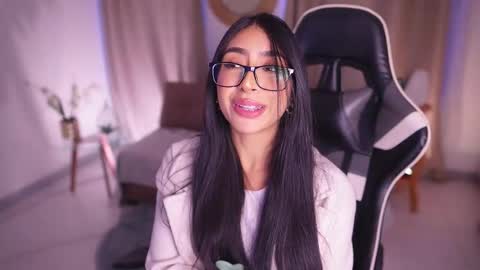 Sara  online show from 02-11-25, 03:29