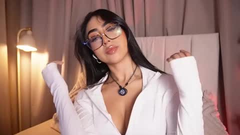 Snapshot of sara_albrecht chatting on 04-29-26, 11:44 Sara online show from 04-29-26, 11:44