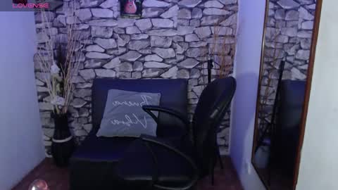 Snapshot of sara_alvarez_ chatting on 01-12-25, 07:21 Sara online show from 01-12-25, 07:21