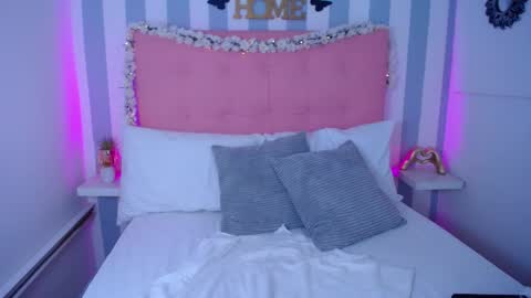 Snapshot of sara_angeelss chatting on 02-22-25, 05:02 Sara... online show from 02-22-25, 05:02