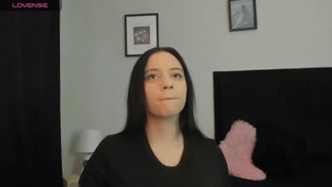 sara_b11 online show from 06-19-26, 06:01
