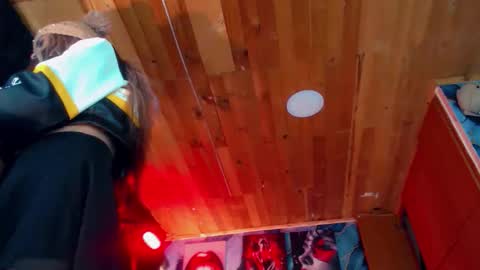 sara_buck online show from 04-15-26, 06:09