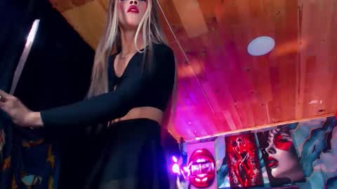 sara_buck online show from 05-09-26, 09:20