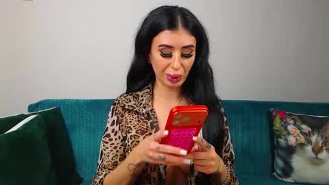 Im Sara I am happy to be here  online show from 01-14-26, 06:02