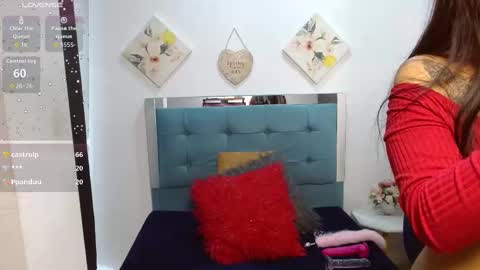 Snapshot of sara_f_w chatting on 10-06-25, 09:01 Sara online show from 10-06-25, 09:01