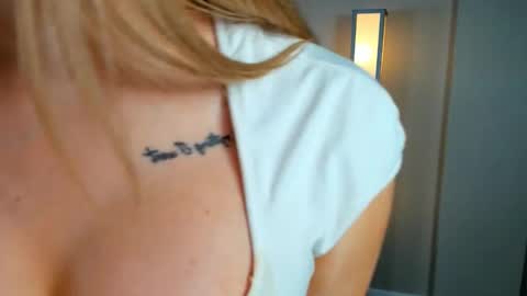 Snapshot of sara_fest chatting on 02-07-25, 02:04 sara_fest online show from 02-07-25, 02:04