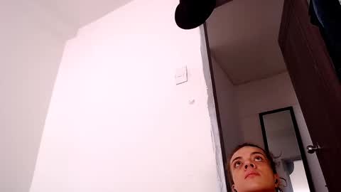 sara_johnson__ online show from 10-12-25, 04:17