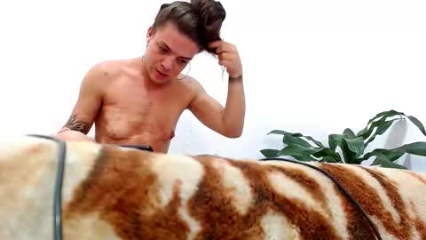 sara_johnson__ online show from 10-17-25, 03:25