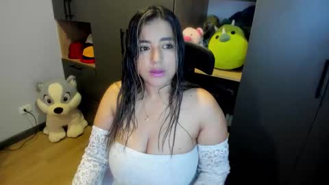 sarah  LIZCANO....... online show from 01-12-26, 10:42