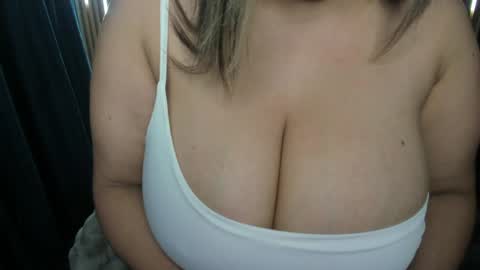Snapshot of sara_lizcano chatting on 05-18-26, 10:21 sarah LIZCANO....... online show from 05-18-26, 10:21