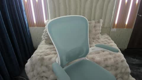Snapshot of sara_lizcano chatting on 05-29-26, 10:35 sarah LIZCANO....... online show from 05-29-26, 10:35