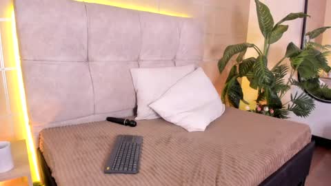 Snapshot of sara_mac_ chatting on 05-11-26, 04:04 Sara online show from 05-11-26, 04:04