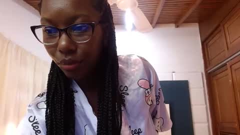 S A R A online show from 12-05-25, 11:19