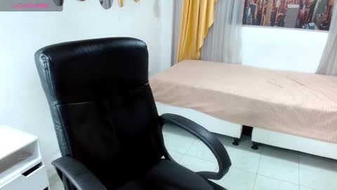 Sara online show from 02-06-25, 01:54