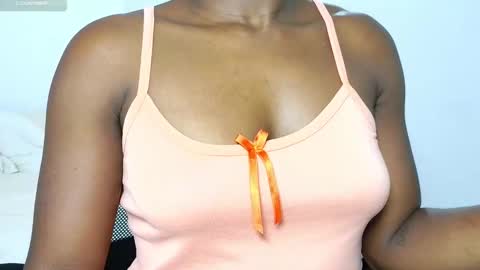 Snapshot of sara_muscle chatting on 03-11-25, 02:54 Sara online show from 03-11-25, 02:54