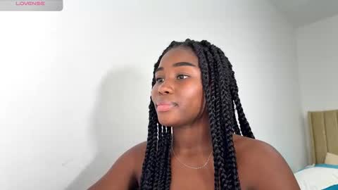 Snapshot of sara_muscle chatting on 09-24-25, 12:36 Sara online show from 09-24-25, 12:36