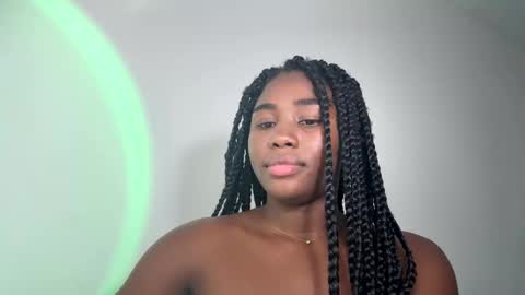 Snapshot of sara_muscle chatting on 09-30-25, 06:40 Sara online show from 09-30-25, 06:40