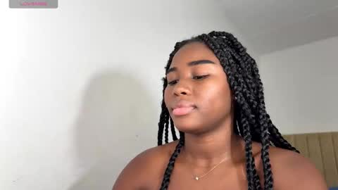 Snapshot of sara_muscle chatting on 10-13-25, 02:00 Sara online show from 10-13-25, 02:00