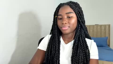 Snapshot of sara_muscle chatting on 10-16-25, 05:19 Sara online show from 10-16-25, 05:19