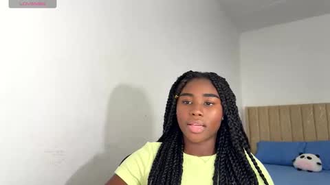 Snapshot of sara_muscle chatting on 10-17-25, 10:23 Sara online show from 10-17-25, 10:23