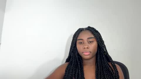 Snapshot of sara_muscle chatting on 10-21-25, 06:25 Sara online show from 10-21-25, 06:25