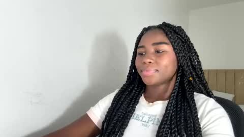 Snapshot of sara_muscle chatting on 10-23-25, 01:38 Sara online show from 10-23-25, 01:38