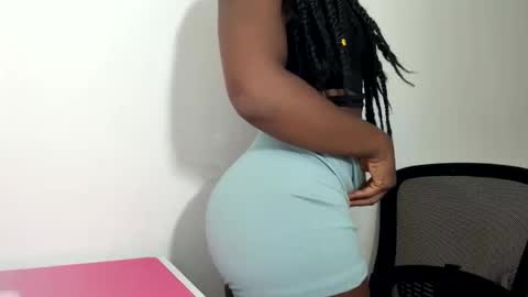 Snapshot of sara_muscle chatting on 11-11-25, 07:25 Sara online show from 11-11-25, 07:25