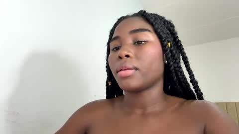 Snapshot of sara_muscle chatting on 11-14-25, 05:39 Sara online show from 11-14-25, 05:39