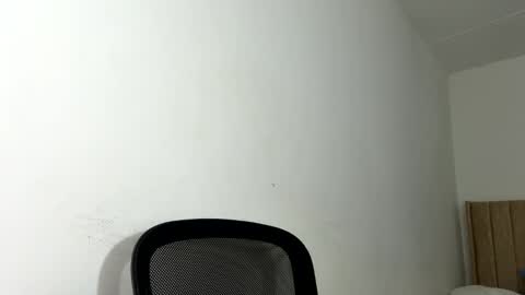 Snapshot of sara_muscle chatting on 11-26-25, 12:17 Sara online show from 11-26-25, 12:17