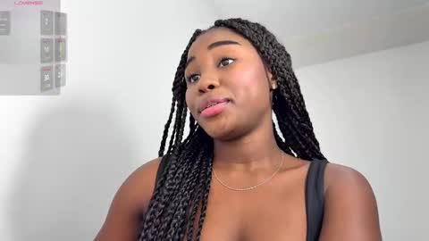 Snapshot of sara_muscle chatting on 02-02-26, 02:21 Sara online show from 02-02-26, 02:21