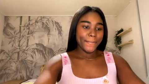 Snapshot of sara_muscle chatting on 06-18-26, 02:45 Sara online show from 06-18-26, 02:45
