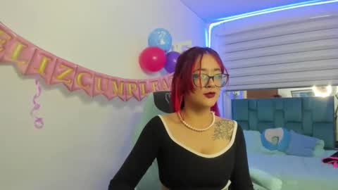 sara_red_x online show from 04-15-26, 05:25