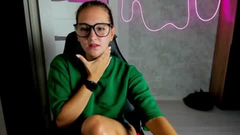 Sara online show from 07-28-26, 05:23
