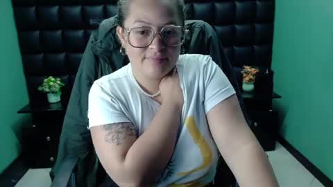 sara_thonson_ online show from 02-22-25, 03:34