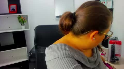 Snapshot of sara_thonson_ chatting on 07-07-26, 03:31 sara_thonson_ online show from 07-07-26, 03:31