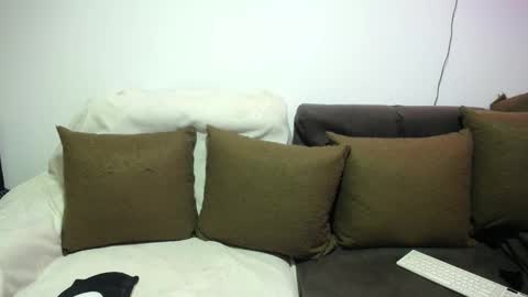  1 online show from 02-15-25, 10:00