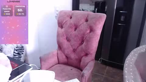 Snapshot of sara_winehouse1 chatting on 02-14-26, 09:00 1 online show from 02-14-26, 09:00