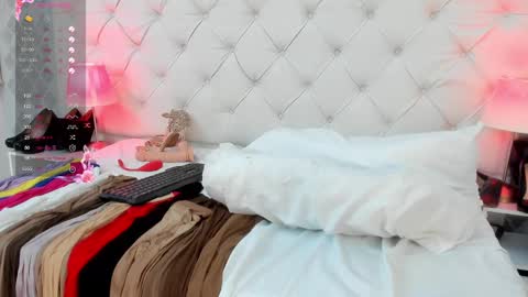 Saraa Gomez online show from 01-17-25, 09:28