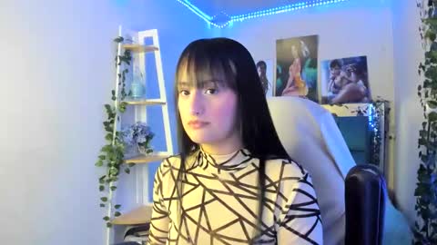 Sarah Ramirez online show from 01-21-25, 03:48