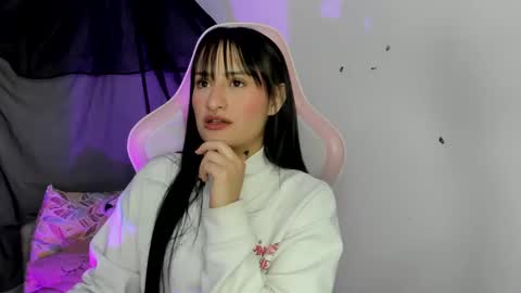 Sarah Ramirez online show from 01-26-25, 03:38