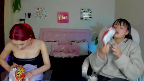 Sarah Ramirez online show from 02-15-25, 05:50