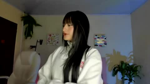 Sarah Ramirez online show from 02-17-25, 02:37