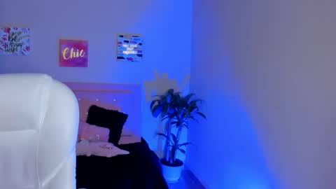 Sarah Ramirez online show from 02-22-25, 11:24