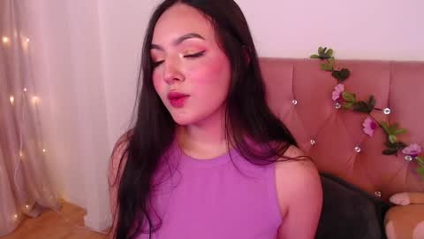 Snapshot of saraa_swett chatting on 02-06-25, 05:40 online show from 02-06-25, 05:40