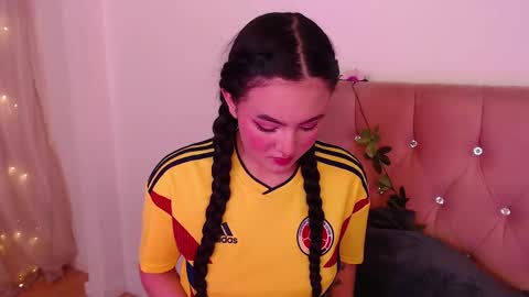 Snapshot of saraa_swett chatting on 02-21-25, 07:10 online show from 02-21-25, 07:10